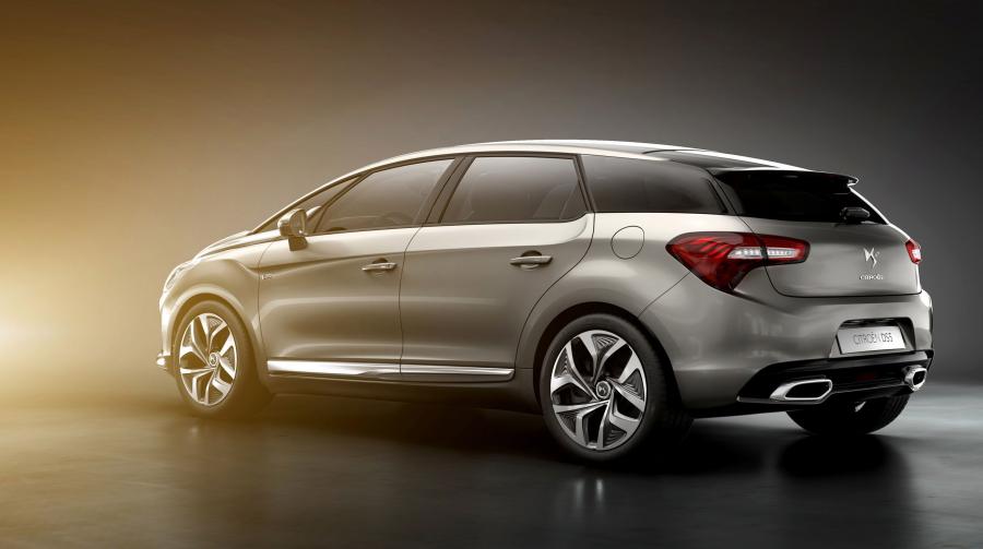  Citroen DS5 2011 года  (фото 18 из 33)